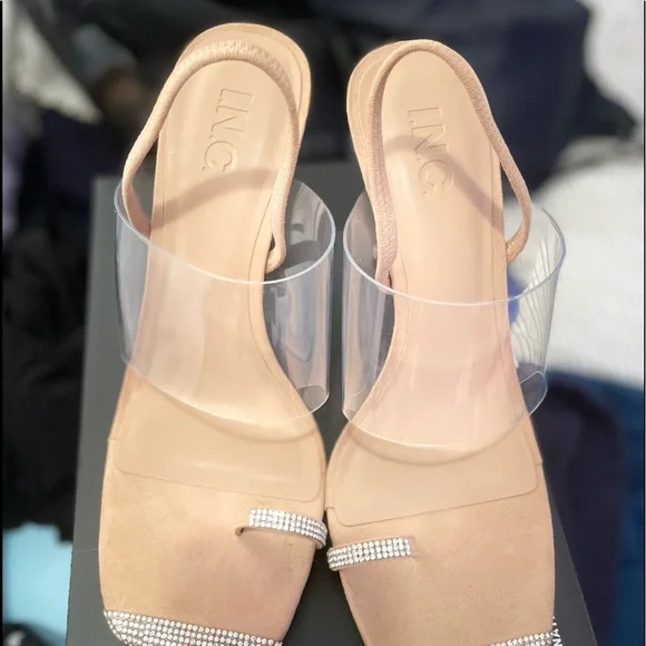 Beautiful sandals - Picture 2 of 7